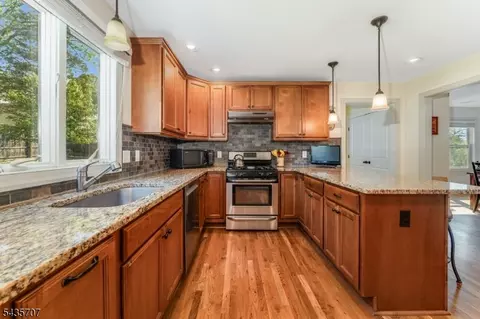 5 Marudy Dr, Clinton, NJ 08809 photo 18
