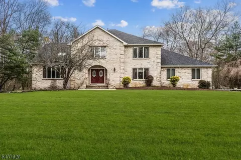 3 Shira Ln, Manalapan, NJ 07726