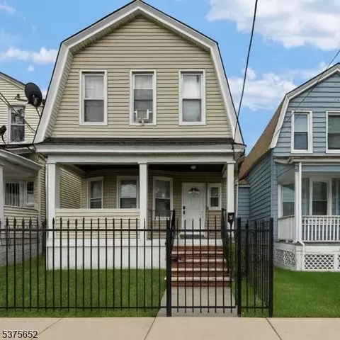 41 Coit St, Irvington, NJ 07111