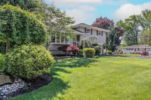 94 Hayes Ave, Clark, NJ 07066