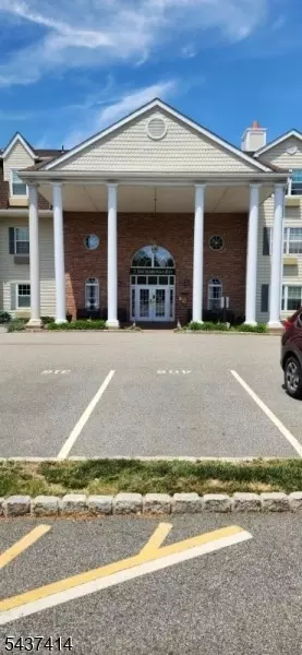 7226 Richmond Rd #226, West Milford, NJ 07480