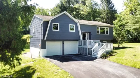 43 Courtland Dr, Wantage, NJ 07461