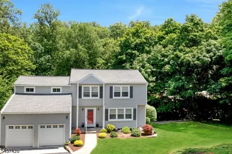 4 Ashley Ct, Morristown, NJ 07960