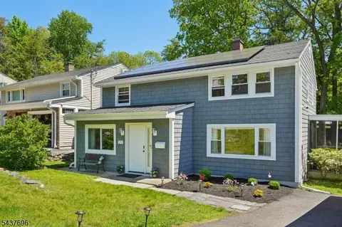 21 Howard Pl, Waldwick, NJ 07463