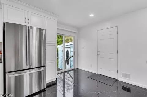 Entry Way - 15 Judith Pl, Wayne, NJ 07470 photo 1 of 2