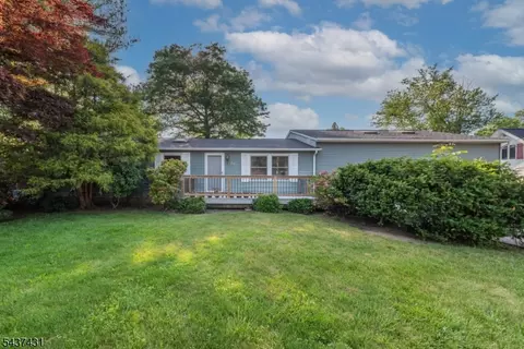 20 Wanaque Rd, Hewitt, NJ 07421