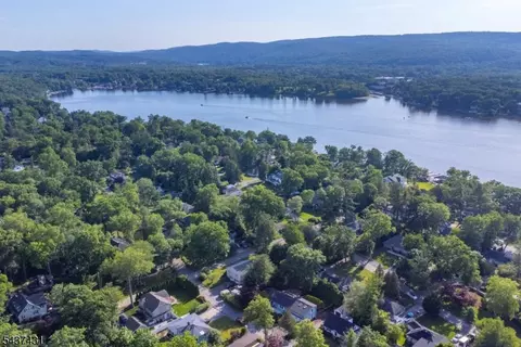20 Wanaque Rd, Hewitt, NJ 07421
