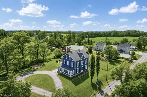 23 Knowlton Rd, Columbia, NJ 07832