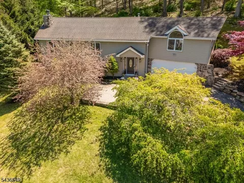 80 Bald Eagle Rd, Hackettstown, NJ 07840