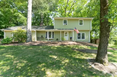 23 Country Hill Rd, Lebanon, NJ 08833
