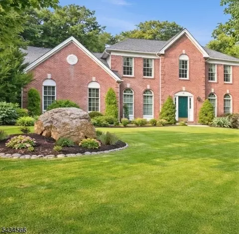 6 Janet Dr, Long Valley, NJ 07853