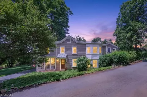 35 Woodledge Rd, Watchung, NJ 07069