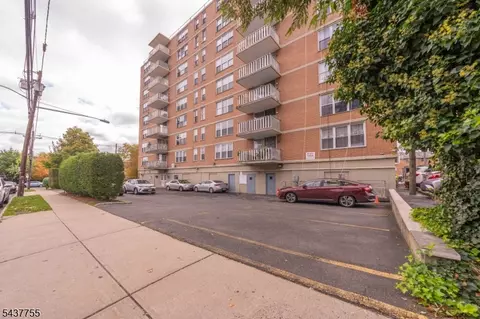 704-712 N Broad St #1D, Elizabeth, NJ 07208