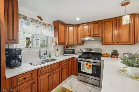 Kitchen - 37 Stoll St, Netcong, NJ 07857 photo 5 of 5