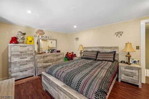 Bedroom - 37 Stoll St, Netcong, NJ 07857 photo 4 of 9