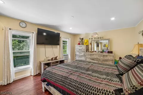 Bedroom - 37 Stoll St, Netcong, NJ 07857 photo 1 of 9