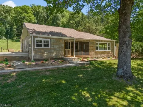 1813 Washington Valley Rd, Martinsville, NJ 08836