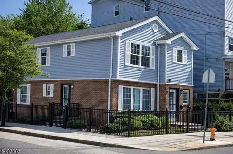 586 15th Ave, Newark, NJ 07103