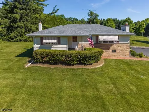 24 Hardscrabble Hill Rd, Flemington, NJ 08822