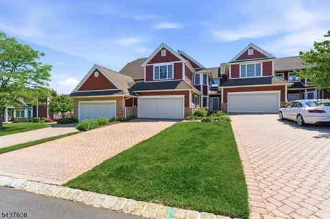 34 Turnberry Ln, Hamburg, NJ 07419