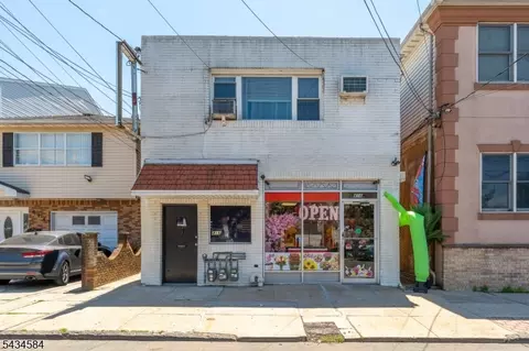416 S 5th St, Elizabeth City, NJ 07206