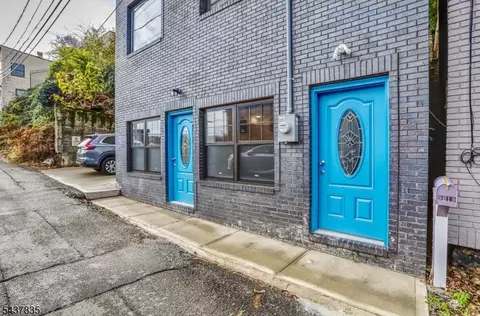 9017 Riverside Pl, North Bergen, NJ 07047