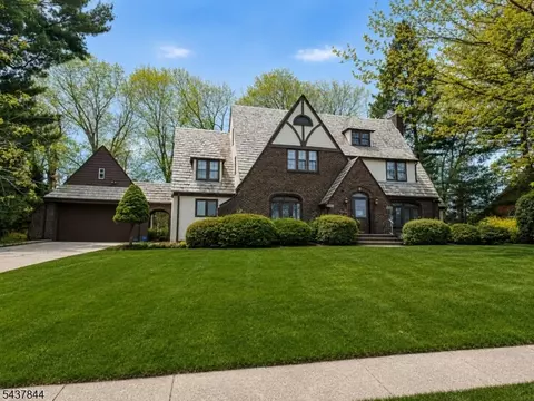 38 Alexander Ave, Nutley, NJ 07110