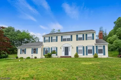 27 Maple Ln, Blairstown, NJ 07825