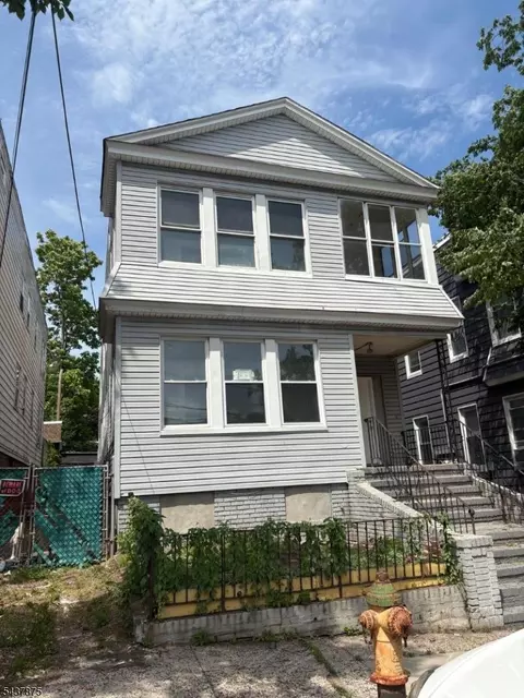 33 Rose Ter, Newark, NJ 07108