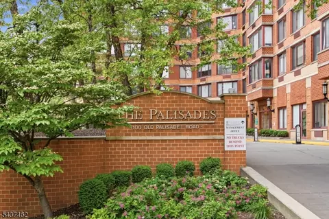 100 Old Palisade Rd1613 #1613, Fort Lee, NJ 07024