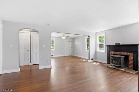 641 Greenbrook Rd, North Plainfield, NJ 07063 photo 6