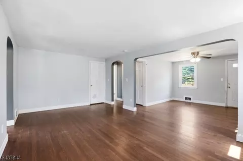 641 Greenbrook Rd, North Plainfield, NJ 07063 photo 10