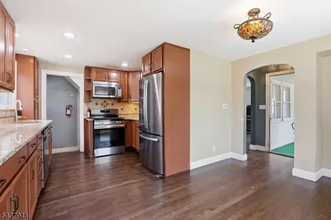 641 Greenbrook Rd, North Plainfield, NJ 07063 photo 13