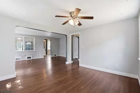 641 Greenbrook Rd, North Plainfield, NJ 07063 photo 9