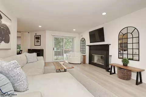 1 Tulip Cres #1A, Little Falls, NJ 07424