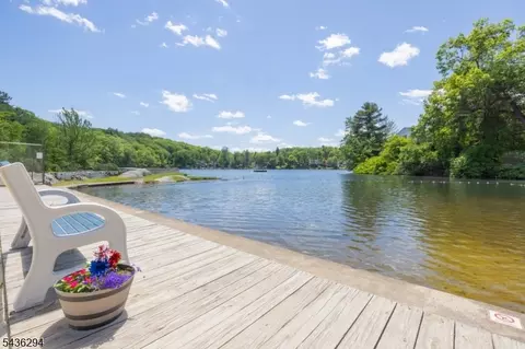 39 Broadway, West Milford, NJ 07480