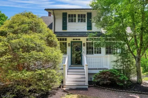 331 Chestnut St, Stirling, NJ 07980