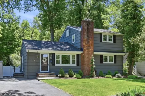 36 Calumet Ave, Oakland, NJ 07436
