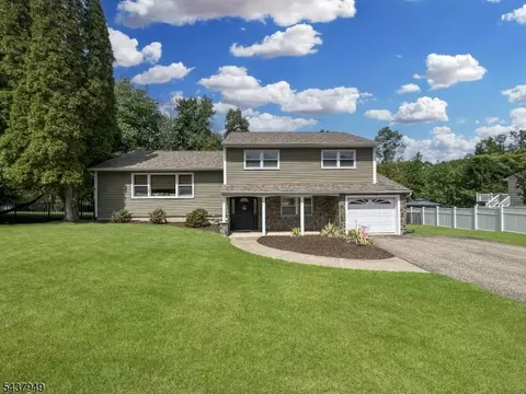 24 Westgate Dr, Sparta, NJ 07871