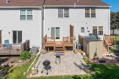 902 Wetherburn Ct, Flemington, NJ 08822 photo 7