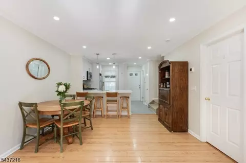 902 Wetherburn Ct, Flemington, NJ 08822 photo 17