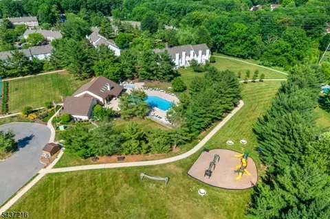 902 Wetherburn Ct, Flemington, NJ 08822 photo 9