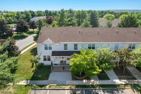 902 Wetherburn Ct, Flemington, NJ 08822 photo 4