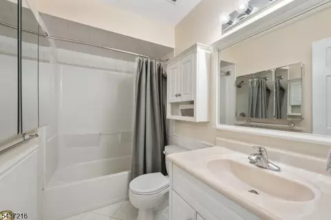 902 Wetherburn Ct, Flemington, NJ 08822 photo 23