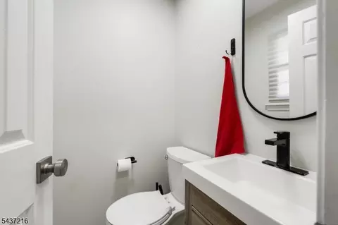 902 Wetherburn Ct, Flemington, NJ 08822 photo 19