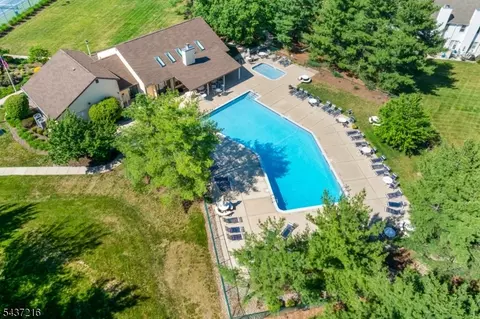 902 Wetherburn Ct, Flemington, NJ 08822 photo 10