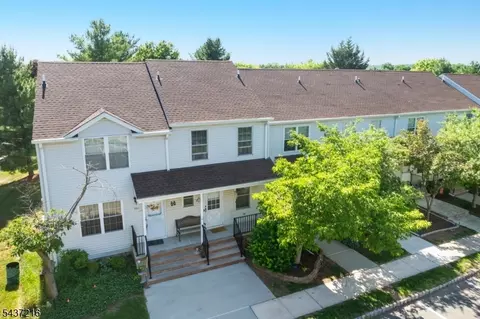 902 Wetherburn Ct, Flemington, NJ 08822 photo 3