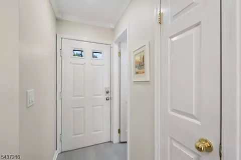 902 Wetherburn Ct, Flemington, NJ 08822 photo 18