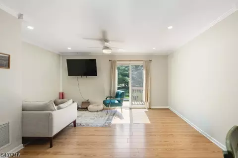 902 Wetherburn Ct, Flemington, NJ 08822 photo 15