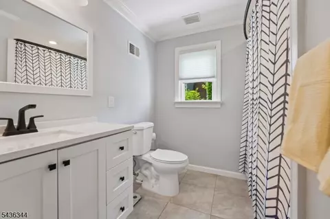 Bath - 143 Mendham Rd, Mendham Twp, NJ 07945 photo 1 of 2